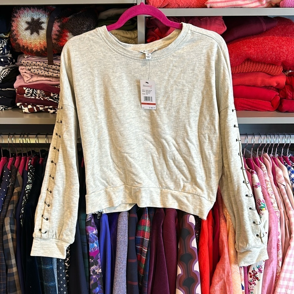 Skinnygirl light gray sweatshirt with side zippers and metal  detail XS NWT